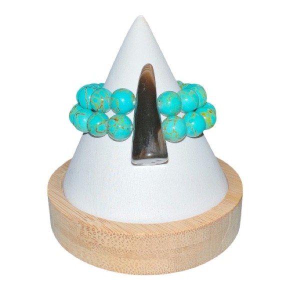 Betsy Pittard Designs Turquoise Beaded Stretch Bracelet